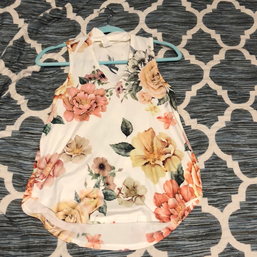 Super cute and soft sleeveless top